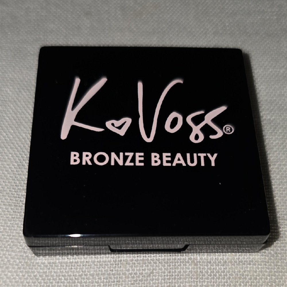 Bronze Beauty Makeup Compact - Black